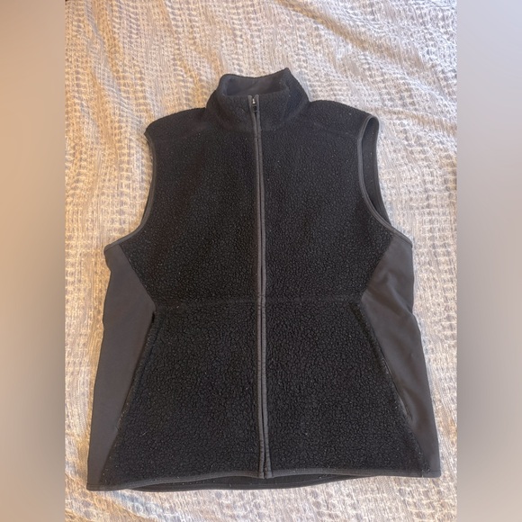 Lululemon Tundra Trek Vest Mens Medium - Picture 1 of 4